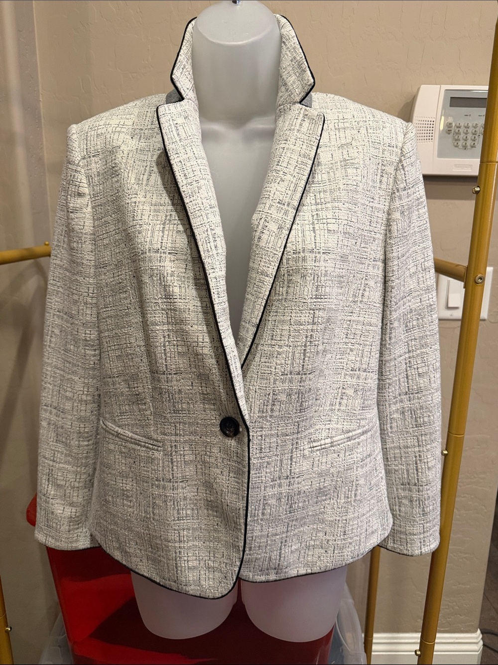 Womens Textured Single-Button Blazer Jacket - White/Black Trim